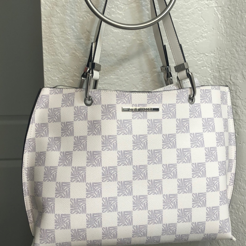 Lovely Steve Madden purse.